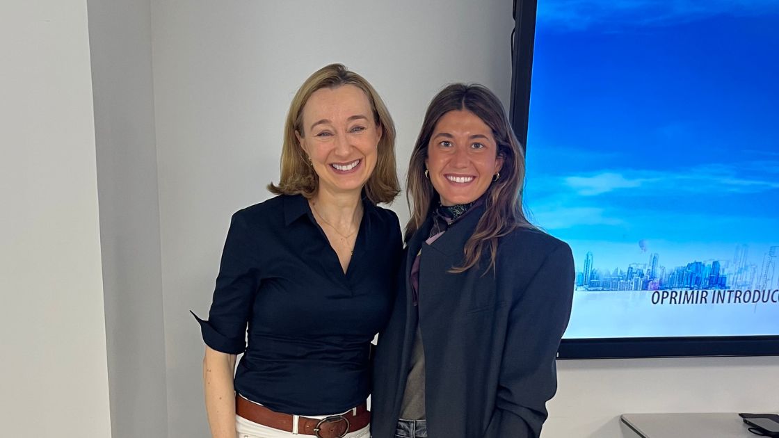 La Dra. Alicia Loscos junto a la Dra. Susana Palma durante el curso celebrado en Ciudad Real.